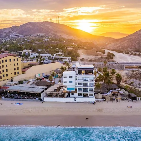 Cabo Break Hotel