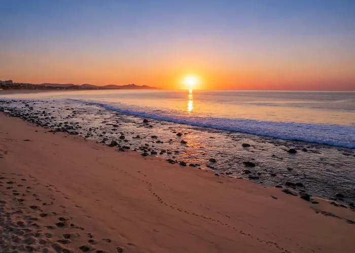 Cabo Break Hotel