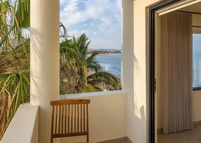 Cabo Break Hotel