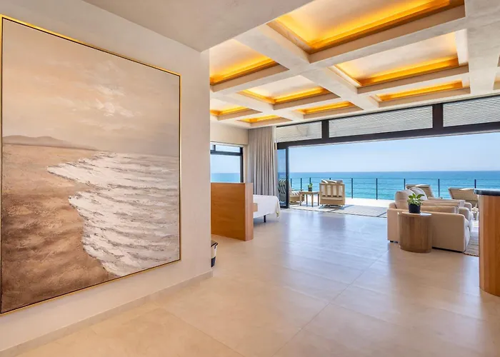 Cabo Break Hotel 4*