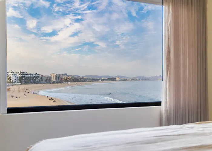Cabo Break Hotel 4*